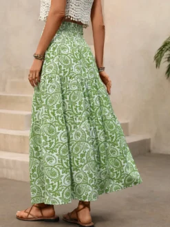 Jupe longue maxi asymétrique à imprimé cachemire vert pour femme taille smockée volants style bohème fluide avec ceinture à pompons