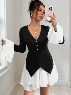 Mini-robe à manches évasées contrastées col en V et jupe superposée collection automne 2026