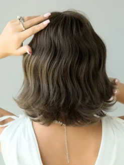 Perruque synthétique quotidienne ondulée à cheveux courts bouclés Bobo avec frange pour femmes 2026