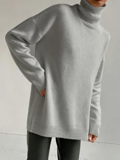 Pull col roulé oversize avec fentes latérales pour femme 2026