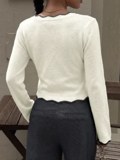 Pulls pour femmes écru et blanc à blocs de couleur col en V manches longues en acrylique
