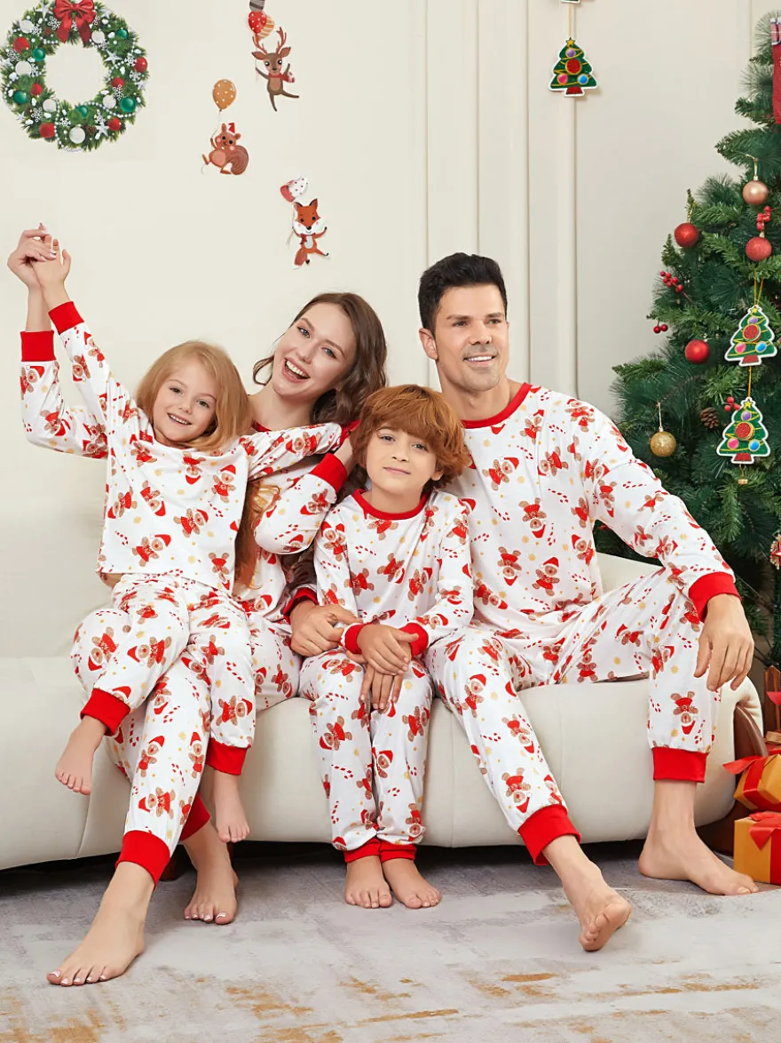 Pyjamas de Noël familiaux imprimés bonhomme en pain d'épice blanc et rouge 2026
