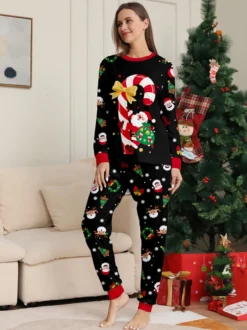 Pyjamas de Noël noirs et rouges pour toute la famille imprimé canne de Noël et Père Noël collection 2026