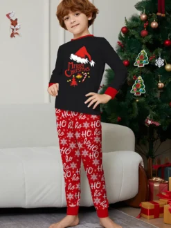 Pyjamas de Noël noirs et rouges pour toute la famille avec haut bonnet de Père Noël et pantalon Ho Ho Ho (collection 2026)