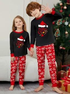 Pyjamas de Noël noirs et rouges pour toute la famille avec haut bonnet de Père Noël et pantalon Ho Ho Ho (collection 2026)