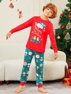 Pyjamas familiaux rouges et turquoise avec imprimé Joyeux Noël 2026
