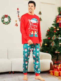 Pyjamas familiaux rouges et turquoise avec imprimé Joyeux Noël 2026