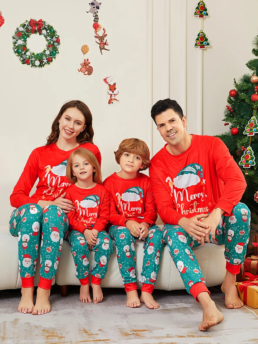 Pyjamas familiaux rouges et turquoise avec imprimé Joyeux Noël 2026