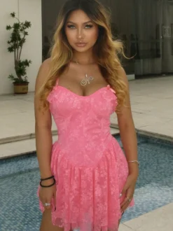 Robe blanche sexy mini dos nu à lacets sans manches col V pour une soirée en amoureux