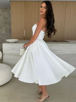 Robe bustier élégante taille haute coupe trapèze pour femme 2026