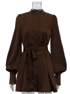 Robe-chemise courte en satin marron à col montant et manches lanternes pour femme 2026