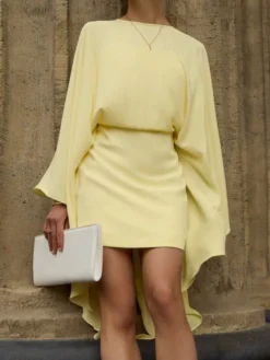 Robe courte beige en polyester à manches longues et col rond pour femme style Daily Dresses.