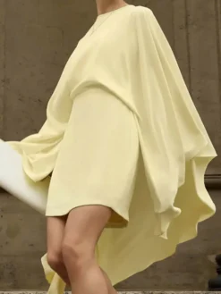Robe courte beige en polyester à manches longues et col rond pour femme style Daily Dresses.