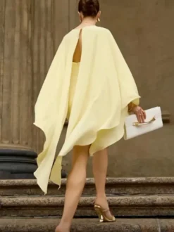 Robe courte beige en polyester à manches longues et col rond pour femme style Daily Dresses.