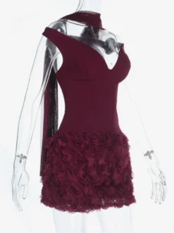 Robe courte bordeaux à ourlet en pétales de rose 3D pour femme - Robe moulante romantique avec foulard - Tenue de soirée estivale élégante et raffinée 2026