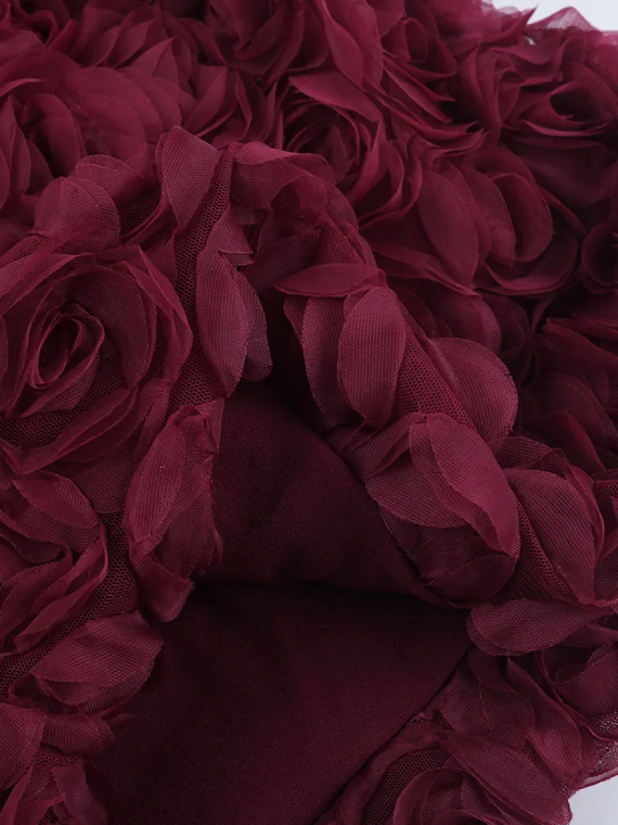 Robe courte bordeaux à ourlet en pétales de rose 3D pour femme - Robe moulante romantique avec foulard - Tenue de soirée estivale élégante et raffinée 2026