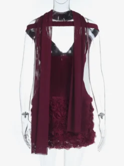 Robe courte bordeaux à ourlet en pétales de rose 3D pour femme - Robe moulante romantique avec foulard - Tenue de soirée estivale élégante et raffinée 2026
