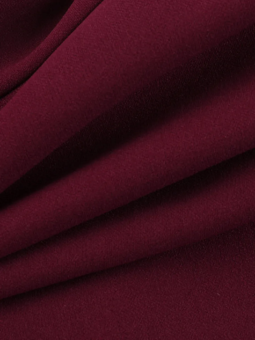 Robe courte bordeaux à ourlet en pétales de rose 3D pour femme - Robe moulante romantique avec foulard - Tenue de soirée estivale élégante et raffinée 2026