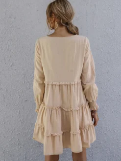 Robe courte décontractée à manches longues et volants col rond ourlet à volants style Daily Dresses