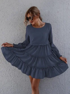 Robe courte décontractée à manches longues et volants col rond ourlet à volants style Daily Dresses