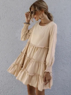 Robe courte décontractée à manches longues et volants col rond ourlet à volants style Daily Dresses