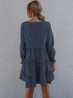 Robe courte décontractée à manches longues et volants col rond ourlet à volants style Daily Dresses