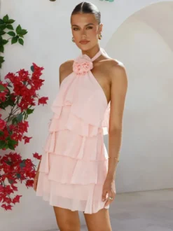 Robe courte dos nu à fleurs 3D pour femme - Élégante robe d'été en mousseline à volants et rosettes étagées - Invitée aux mariages d'été 2026