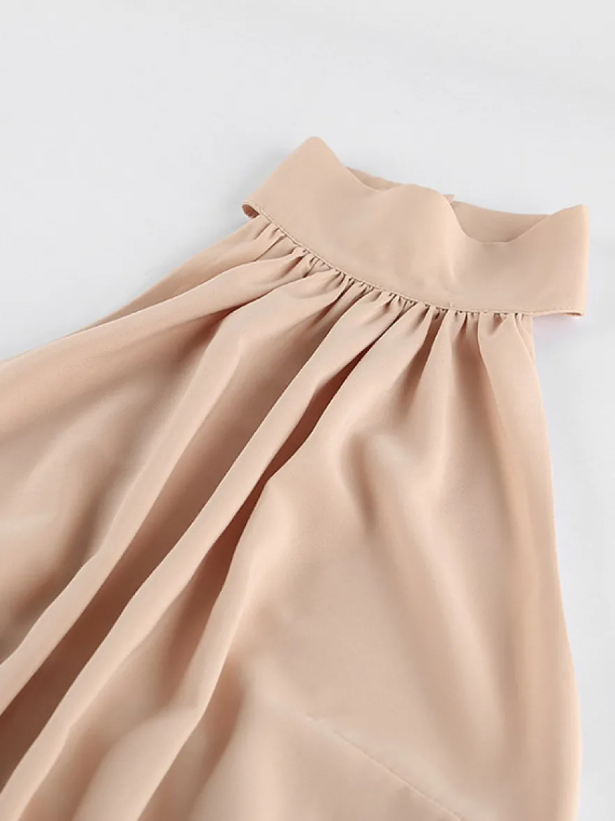 Robe courte kaki sans manches dos nu col montant taille naturelle