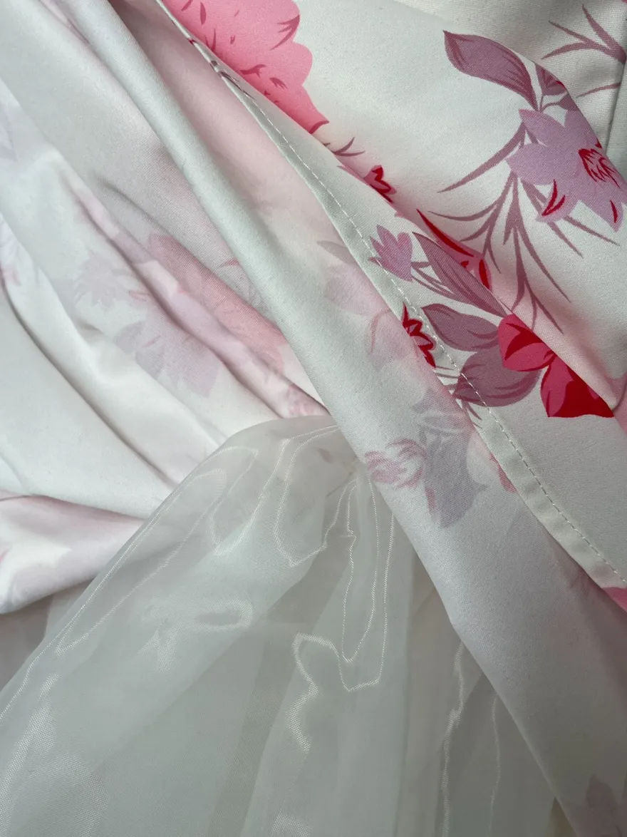 Robe courte rose à imprimé floral et col carré sans manches pour fête d'anniversaire 2026