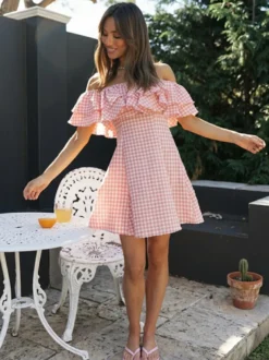 Robe courte vichy à épaules dénudées pour femme - Robe patineuse à volants rose style cottagecore - Idéale pour un pique-nique d'été 2026