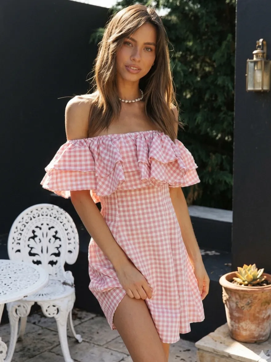 Robe courte vichy à épaules dénudées pour femme - Robe patineuse à volants rose style cottagecore - Idéale pour un pique-nique d'été 2026