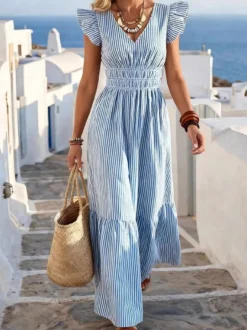 Robe de plage maxi à rayures verticales col en V manches à volants et taille smockée