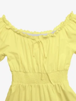 Robe de plage midi à épaules dénudées et manches bouffantes idéale pour les vacances.
