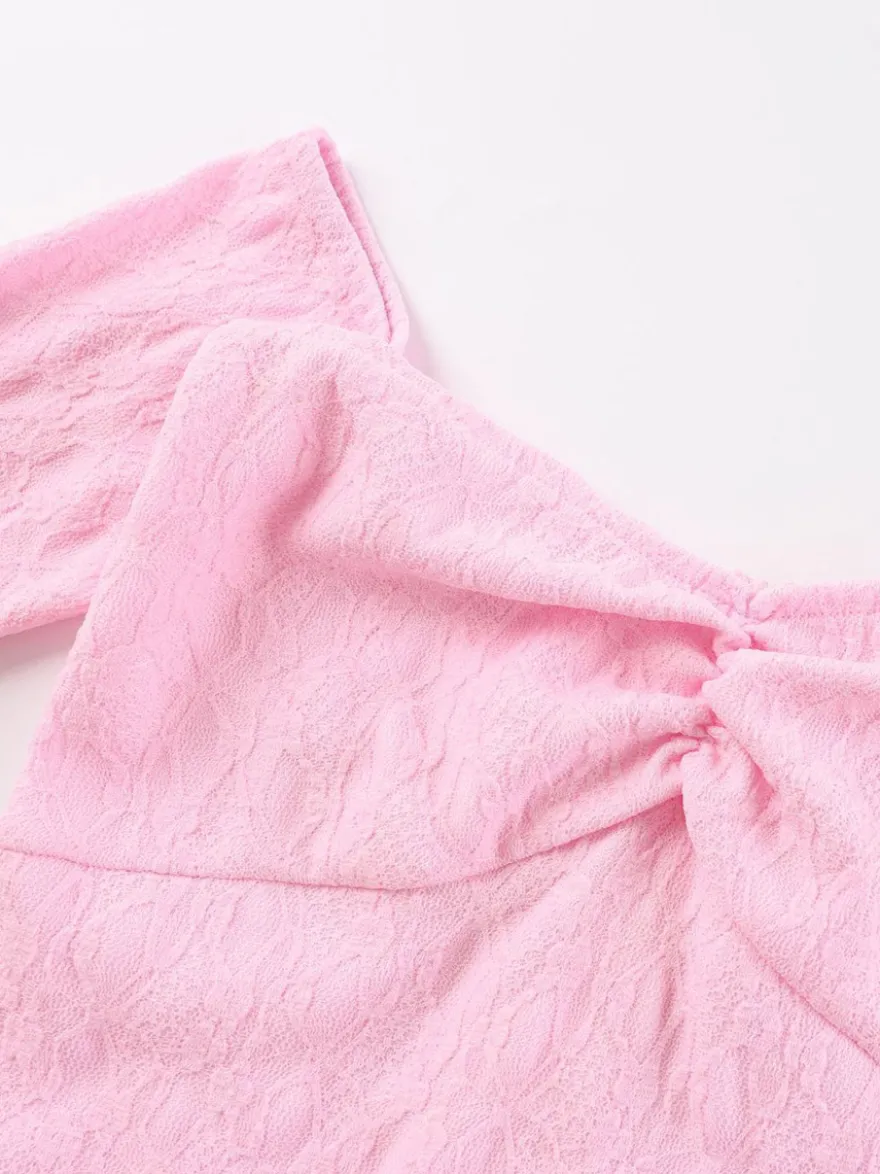 Robe de soirée blanche et rose à épaules dénudées volants manches longues coupe sirène robe longue cintrée