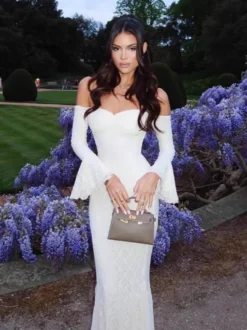 Robe de soirée blanche et rose à épaules dénudées volants manches longues coupe sirène robe longue cintrée