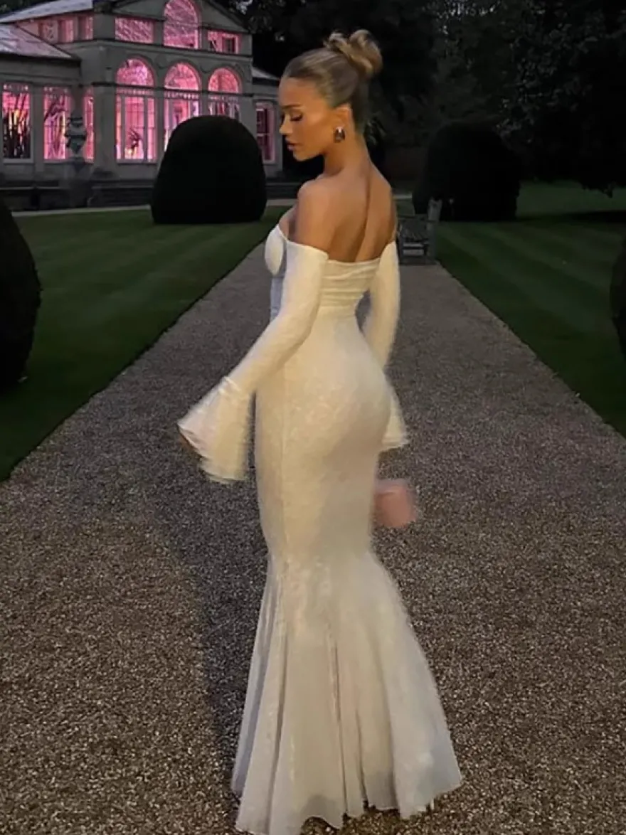 Robe de soirée blanche et rose à épaules dénudées volants manches longues coupe sirène robe longue cintrée
