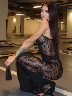 Robe de soirée bustier à bretelles spaghetti et découpe latérale en dentelle robe maxi moulante
