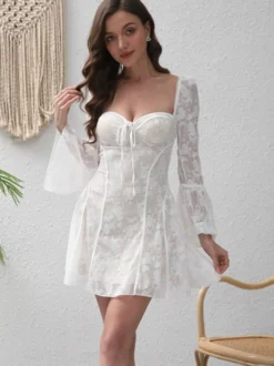 Robe de soirée écru blanc manches longues col carré robe d'été