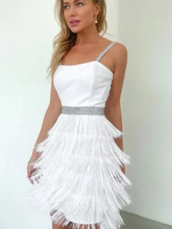 Robe de soirée d'anniversaire col en V sans manches mini robes de cocktail avec franges