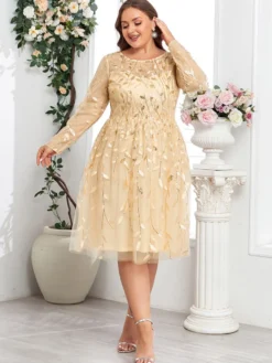 Robe de soirée grande taille en tulle brodé de feuilles d'or robe midi à manches longues et col rond robe de mariée