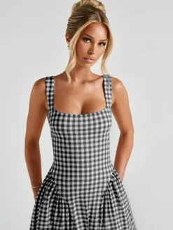 Robe de soirée élégante à carreaux sans manches col carré robe noire midi