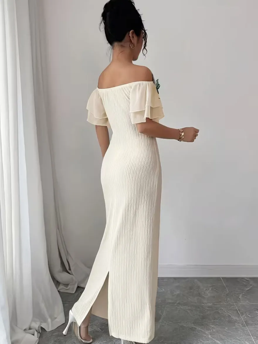 Robe de soirée longue abricot clair à épaules dénudées ornée de fleurs manches courtes bouffantes style sexy