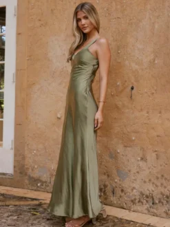 Robe de soirée longue bleu royal à bretelles col sans manches dos nu sexy et semi-formelle