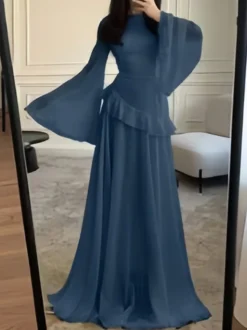 Robe de soirée longue bordeaux à col rond et lacets manches longues évasées style sexy