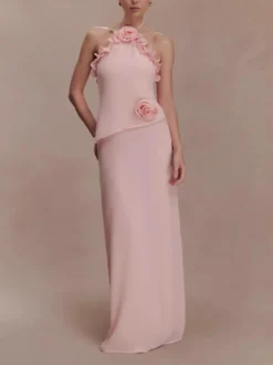 Robe de soirée longue en satin à imprimé floral rose dos nu et fente froncée