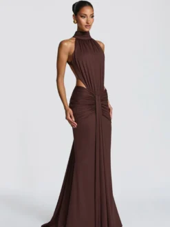 Robe de soirée longue marron café dos nu plissée sans manches chic et semi-formelle
