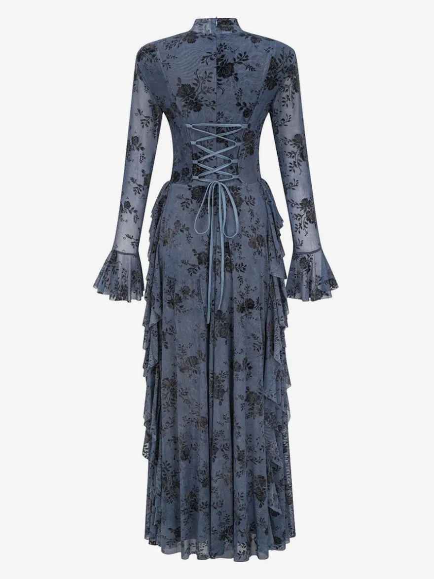 Robe de soirée longue marron foncé à col montant et manches longues évasées imprimé floral.