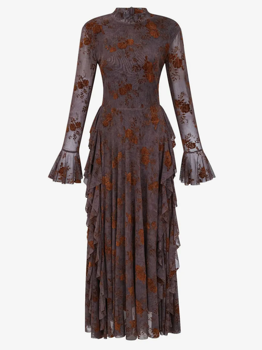 Robe de soirée longue marron foncé à col montant et manches longues évasées imprimé floral.