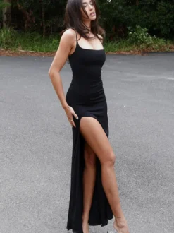 Robe de soirée longue noire à bretelles col en dentelle dos nu élégante et semi-formelle