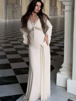 Robe de soirée longue à épaules dénudées bordure en dentelle manches évasées décolleté plongeant robe sirène moulante